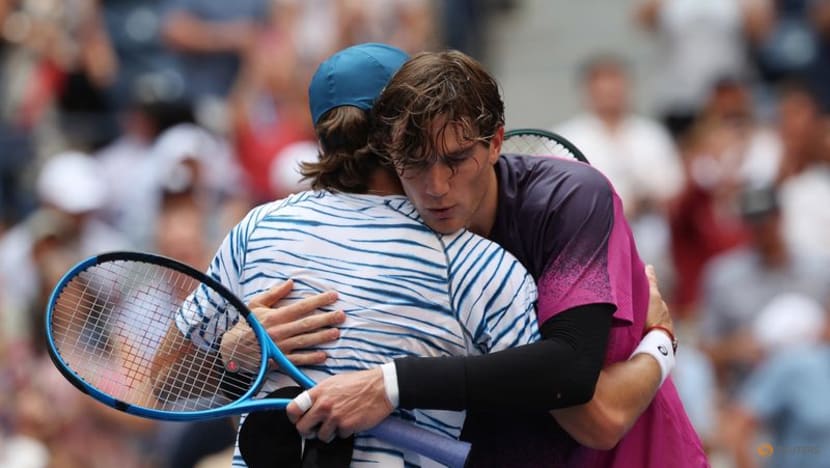 Draper beats De Minaur to reach maiden major semi-final and stoke British hopes