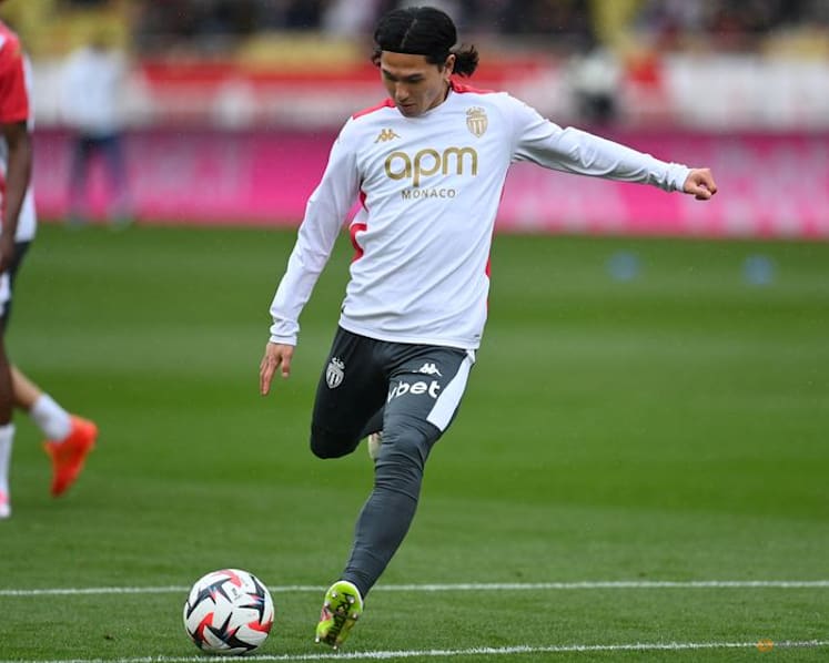 Japan's Minamino ruptures ACL, World Cup campaign in doubt