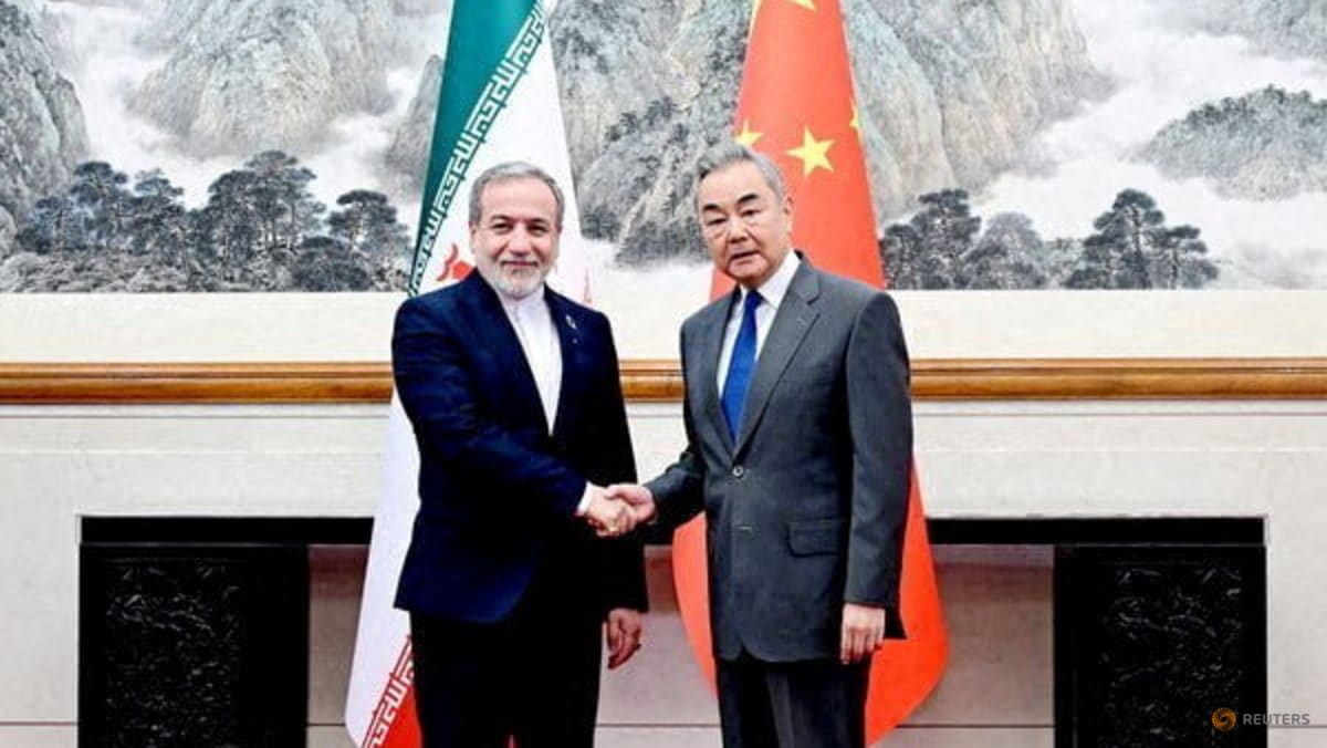China's top diplomat urges Iran, US to show restraint, revive talks