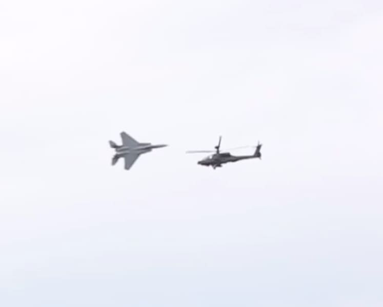 F-15SG jet, Apache helicopter to perform together at air show