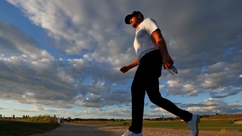Clark laments 'flat' atmosphere with US Open win within reach