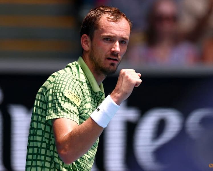 Medvedev turns up the heat to beat De Jong at Australian Open
