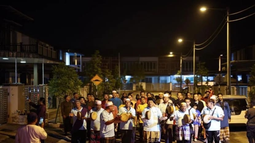 Tradisi paluan rebana bagi kejutkan penduduk bangun sahur dihidupkan semula di kawasan perumahan Ipoh