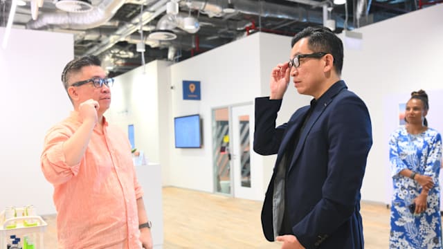 Meta展示AI智能眼镜功能 助视障人士提升生活自主性