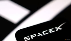 SpaceX, Charter discuss mobile phone partnership in US, Bloomberg News says