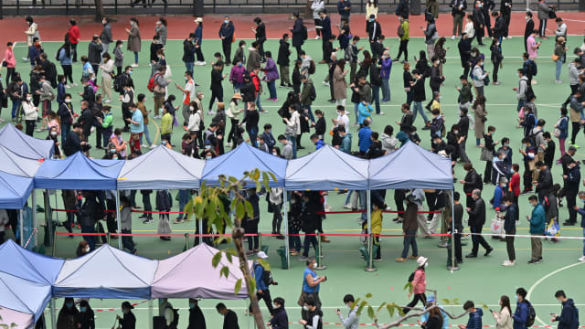 香港单日新增病例连续多天超过4000起
