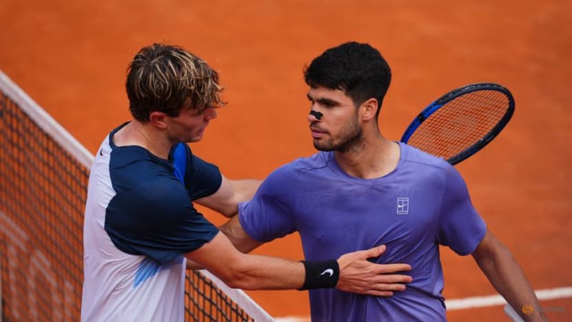 Alcaraz beats Draper at Italian Open, Sabalenka felled by Zheng Alcaraz beats Draper at Italian Open, Sabalenka felled by Zheng