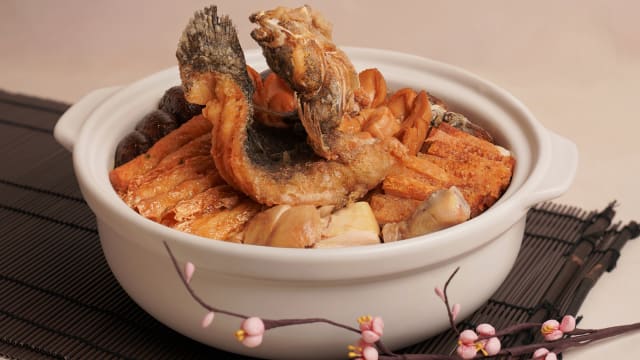 松露汤底、米其林级、素食……满满一锅好料的盆菜哪里吃？