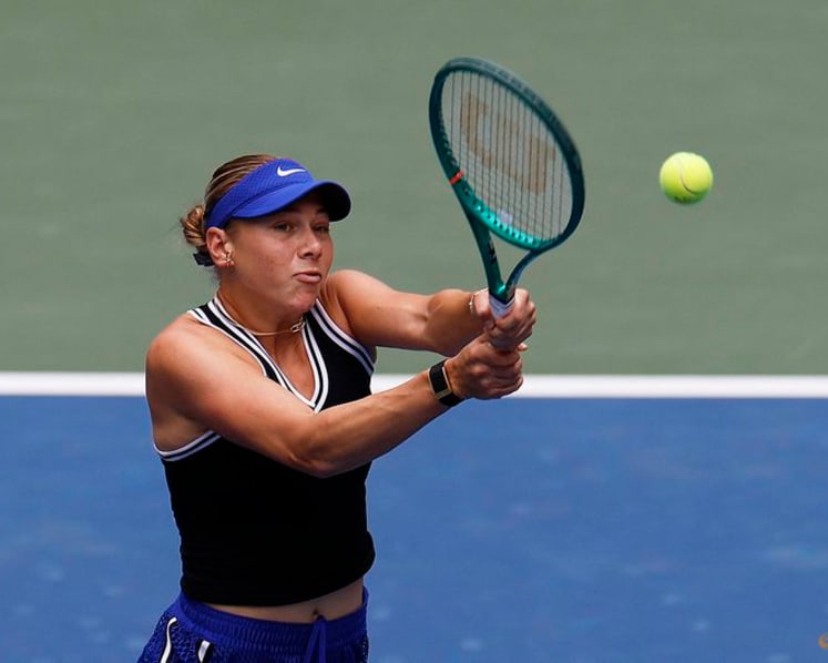 Anisimova cruises to birthday win at US Open