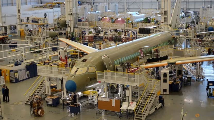 AirAsia dijangka beli sekurang-kurangnya 100 pesawat Airbus, beralih ke A220: Sumber AirAsia dijangka beli sekurang-kurangnya 100 pesawat Airbus, beralih ke A220: Sumber