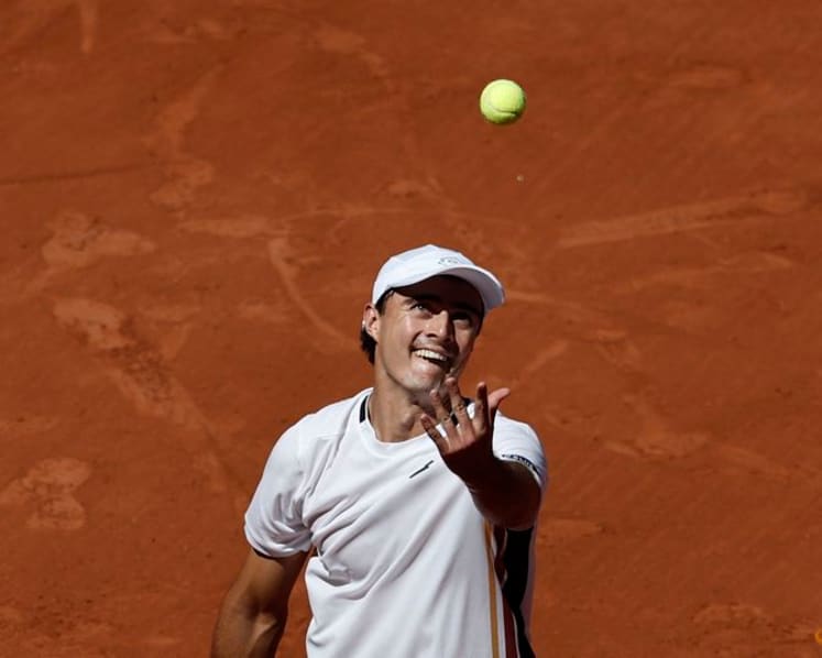 Medvedev stunned by wildcard Walton in French Open first round