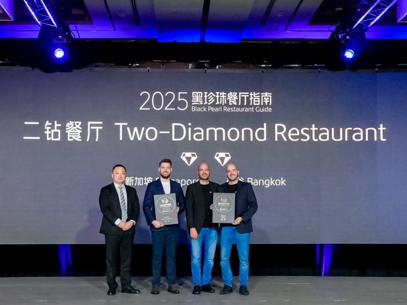 China’s Black Pearl Restaurant Guide awards held in Singapore for the first time China’s Black Pearl Restaurant Guide awards held in Singapore for the first time