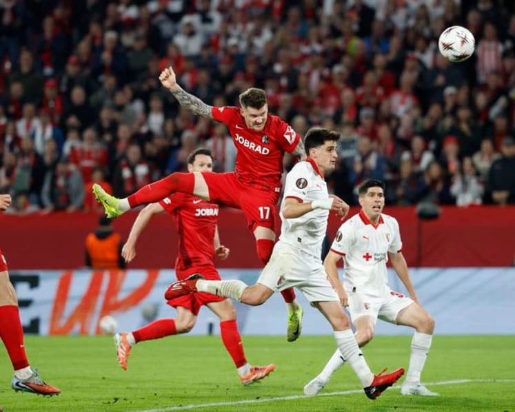 Freiburg beat 10-man Braga 3-1 to reach Europa League final