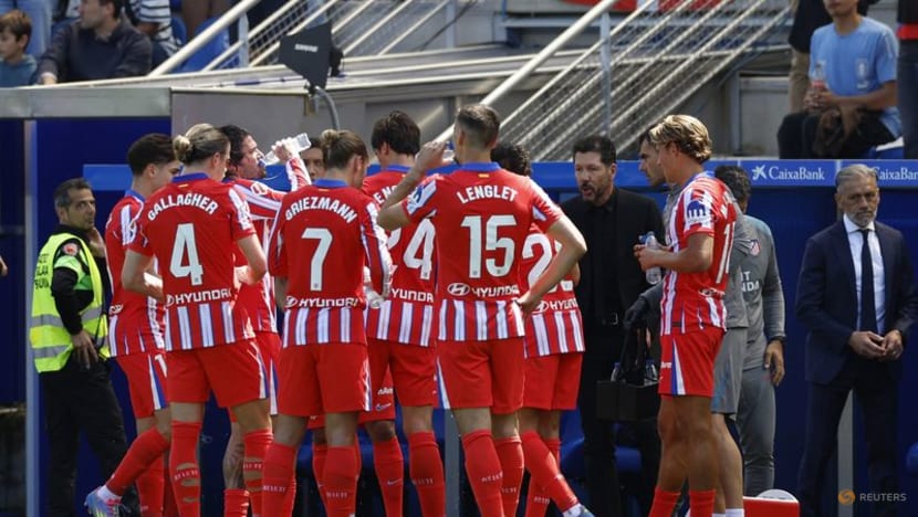 Atletico's title hopes take another hit in 0-0 draw at Alaves