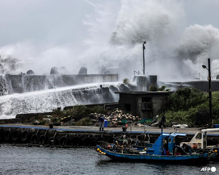 North Korea urges 'maximum vigilance' as Typhoon Bavi approaches
