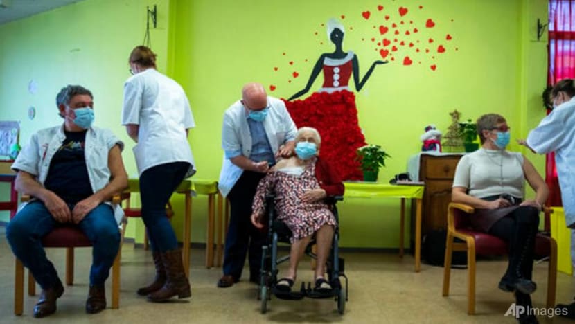 Dutch government under fire for late start with COVID-19 vaccinations