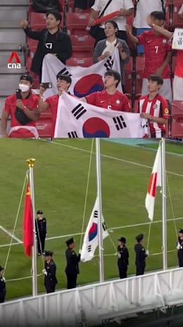 South Korean flag gets stuck during Asian Games football medal ceremony
