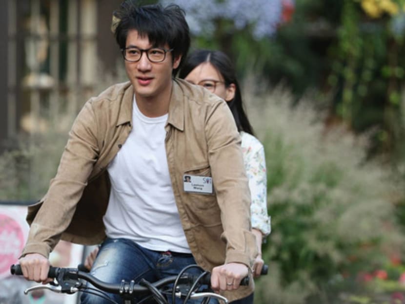 Why Is Leehom Hanging Out With Mark Zuckerberg & Tim Cook?