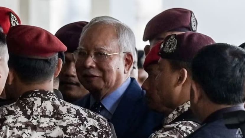 Kes 1MDB: Mahkamah tetapkan 2 Dis untuk Najib Razak bela diri Kes 1MDB: Mahkamah tetapkan 2 Dis untuk Najib Razak bela diri