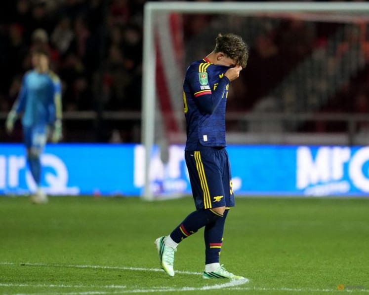 Arsenal lose appeal against Dowman red card, FA says