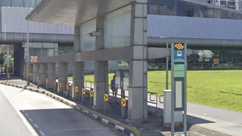 Pemandu bas hampiri 2 perhentian dekat MRT Punggol diingat supaya perlahankan kenderaan Pemandu bas hampiri 2 perhentian dekat MRT Punggol diingat supaya perlahankan kenderaan
