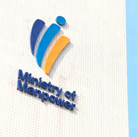 涉利用“幽灵员工”获取外劳配额 八人被控