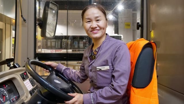 女巴士车长英勇救火 亲和有礼乘客友善回应