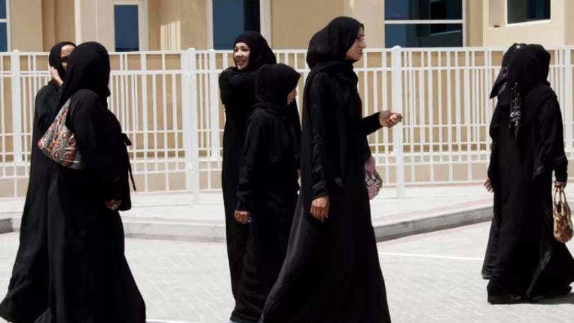 Perancis haramkan pelajar pakai abaya di sekolah Perancis haramkan pelajar pakai abaya di sekolah