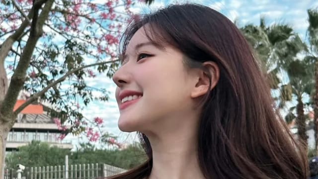 高收入有罪？赵露思生病仍遭酸民出征，官媒看不下去发声！