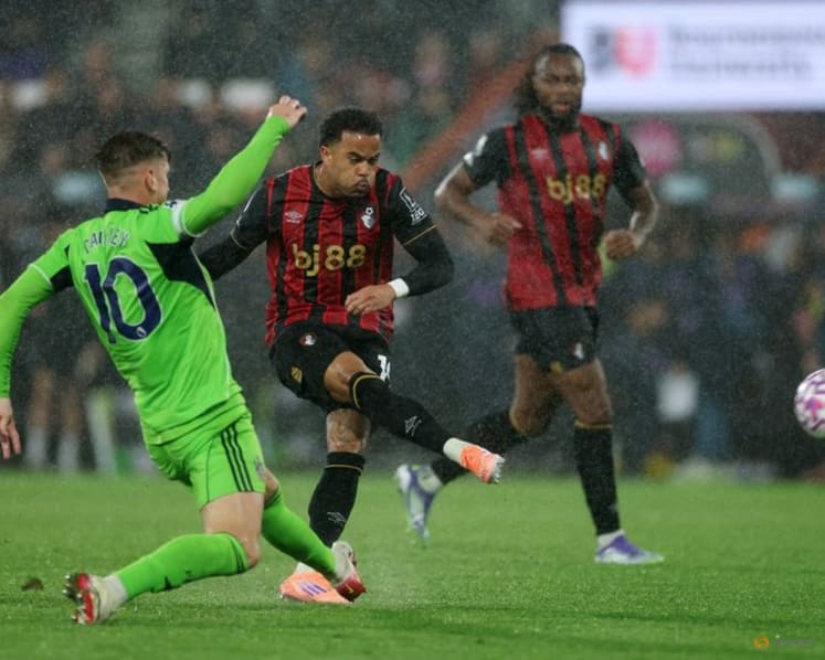 Semenyo and Kluivert stunners send Bournemouth second