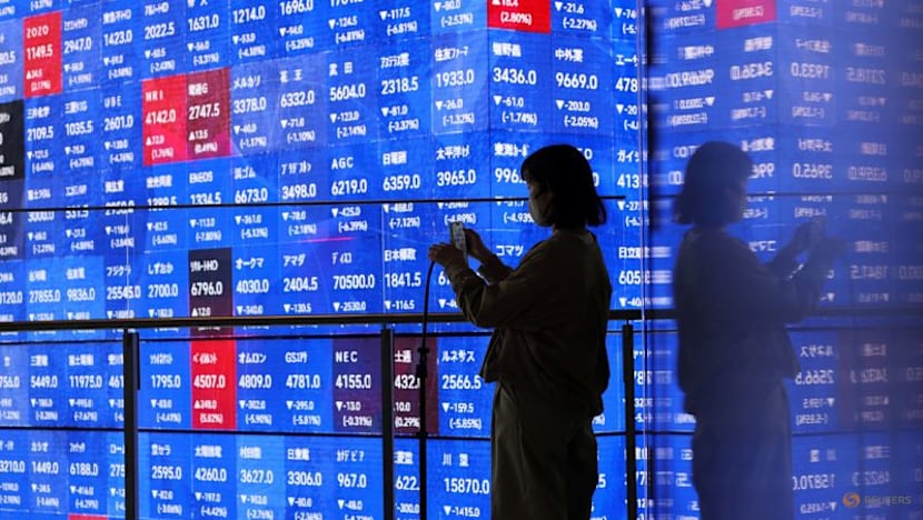 Oil soars, US stocks end muted on Iran worries with earnings, Fed in focus