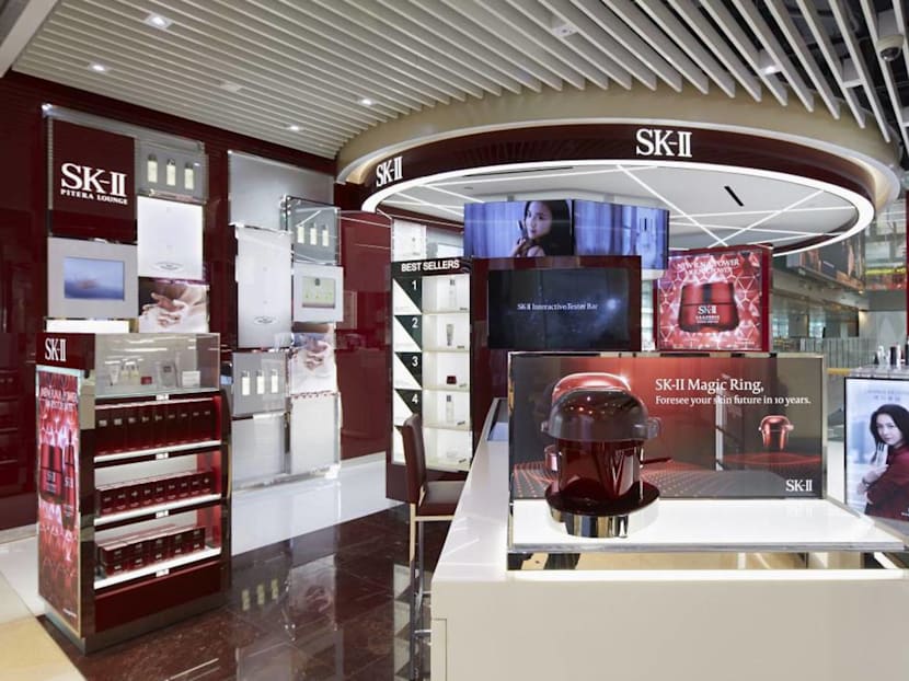 6 Things To Buy And Do At The Shilla Duty Free Stores &mdash; Including Stalk K-Pop Oppas