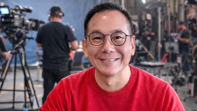 这次，本地电影人云晖翔准备重新点燃淡去的海南记忆……