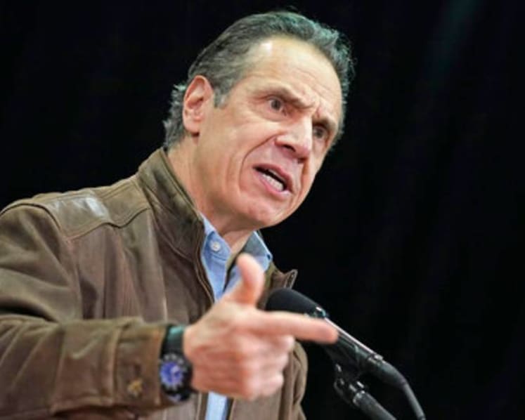 Cuomo acknowledges behaviour seen as 'flirtation'