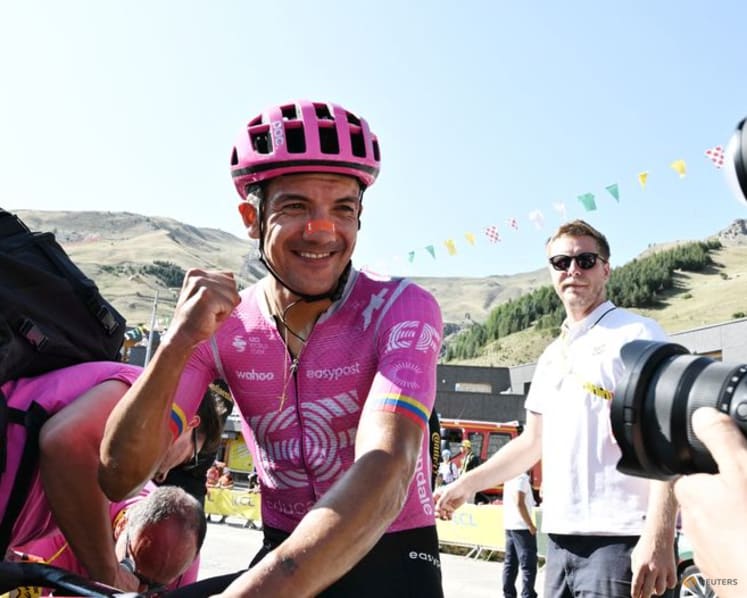 Carapaz secures solo victory in Tour de France stage 18, Pogacar stays in yellow