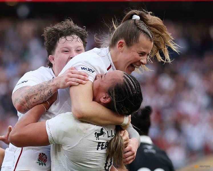 Late try gives England win over New Zealand, extends unbeaten run to 41