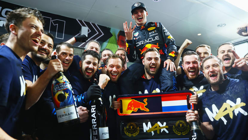 Verstappen julang takhta F1 empat kali berturut-turut Verstappen julang takhta F1 empat kali berturut-turut