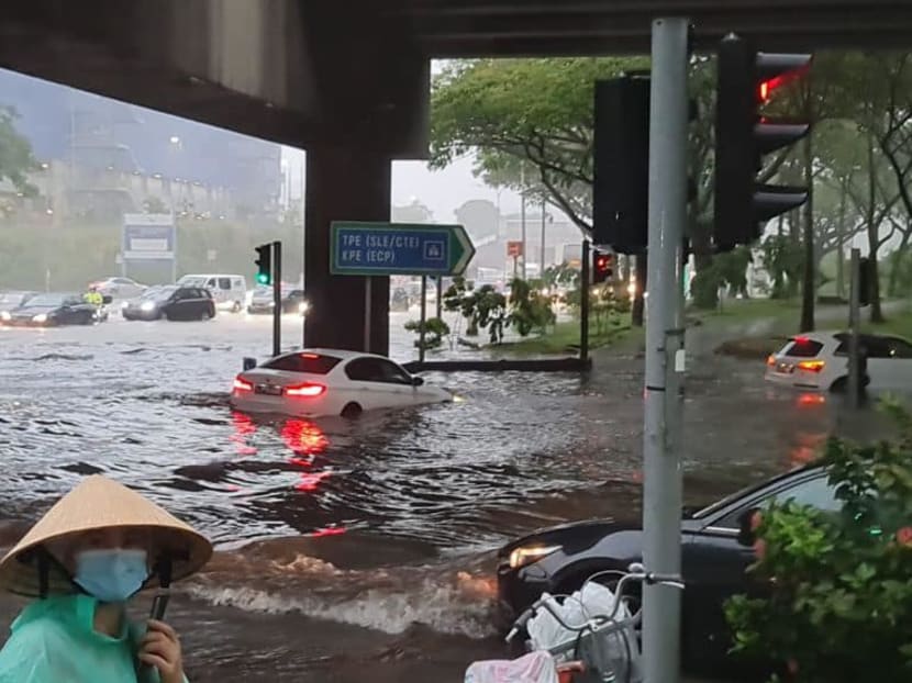 A screenshot of a video on Facebook showing flood waters near the junction of Tampines Avenue 10 and Pasir Ris Drive 12 on Aug 20, 2021. A screenshot of a video on Facebook showing flood waters near the junction of Tampines Avenue 10 and Pasir Ris Drive 12 on Aug 20, 2021.