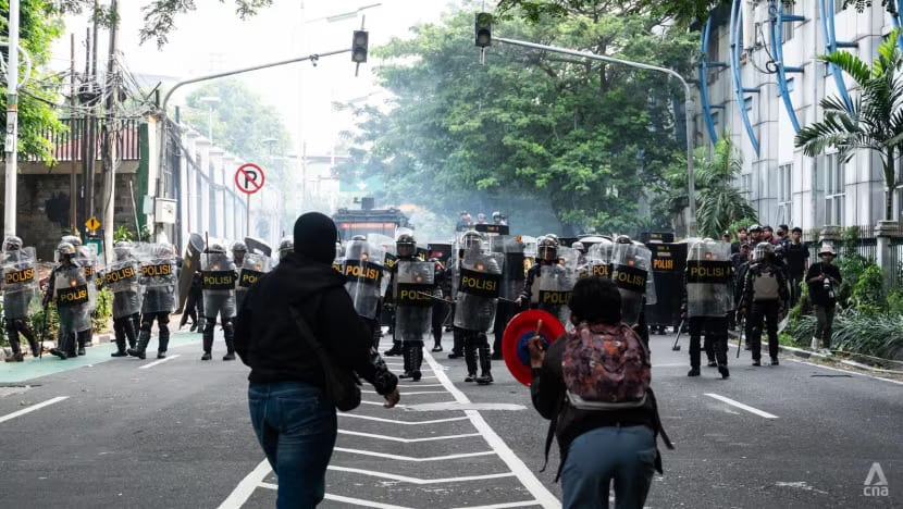 Fakta-fakta demo DPR yang berujung ricuh: Jurnalis dipukuli, 400 orang ditahan