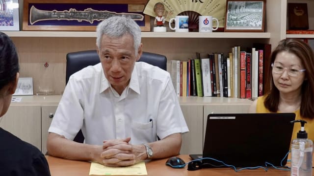 交棒后首次接见选民 李资政期待继续为民服务