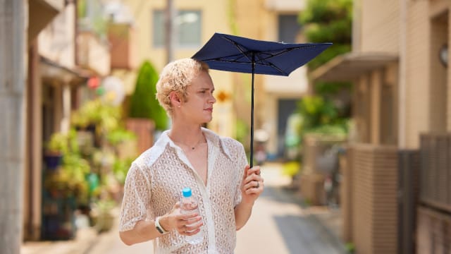 专为男人打造的遮阳伞，撑起来却更娘？
