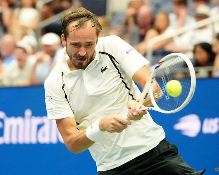 Former champion Medvedev, top American Pegula advance as US Open begins