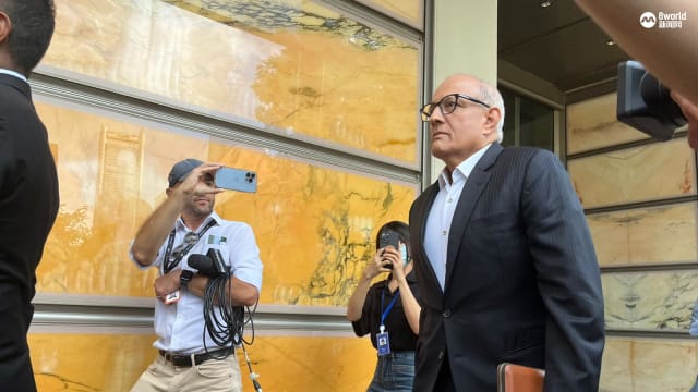 易华仁改变主意放弃抗辩 今早愿意承认罪状