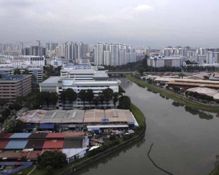 No haze for Singapore this year from Sumatran fires: Governor