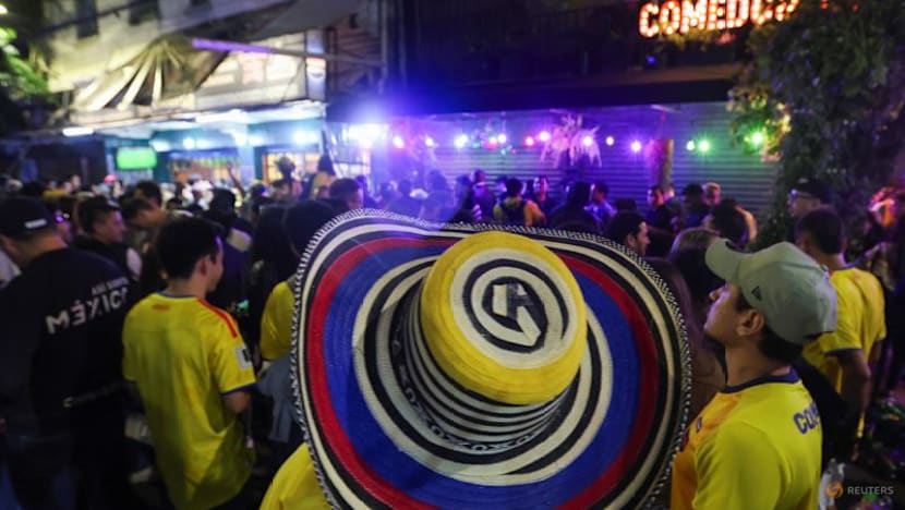 Mexico City turns yellow as Colombian fans make Azteca feel like home