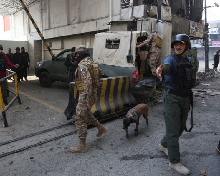 Suicide bombers kill 3 at Pakistan paramilitary HQ