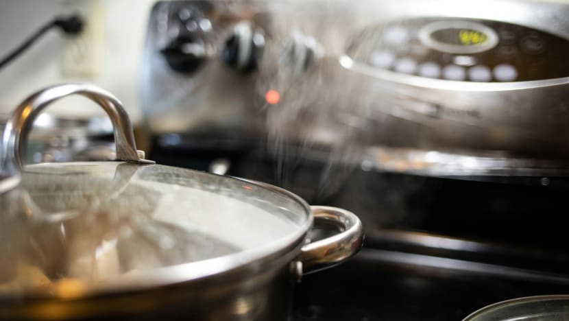4 years' jail for woman who caused burns to 29% of man's body after flipping hot pot of boiling soup on him 4 years' jail for woman who caused burns to 29% of man's body after flipping hot pot of boiling soup on him