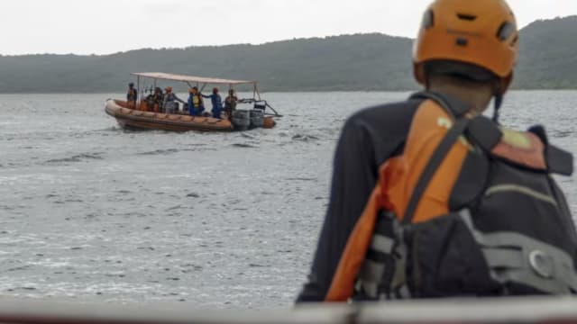 峇厘岛渡轮沉没仍30人失踪 印尼救援队扩大搜救范围
