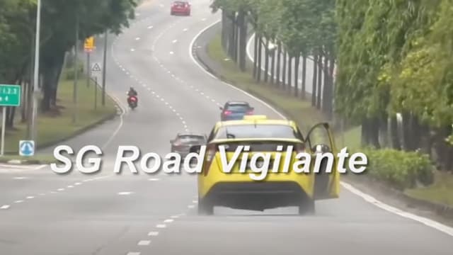 德士司机公路上打开车门驾驶 康福德高已展开调查