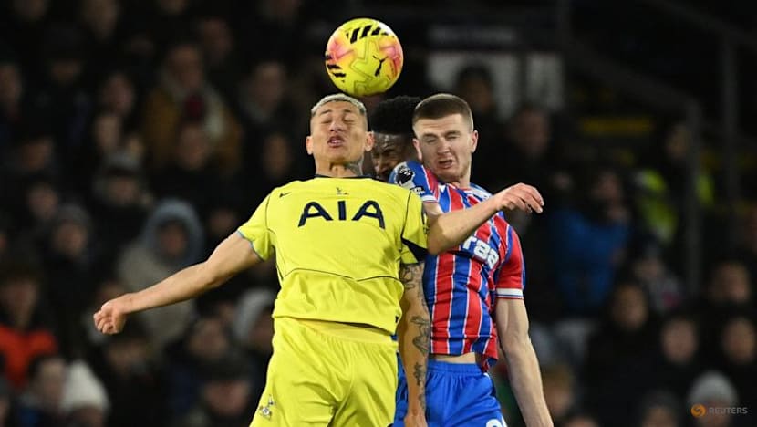 Gray's first senior goal earns Spurs gritty 1-0 win at Palace